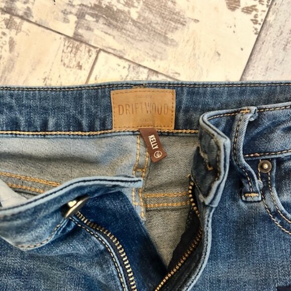 Driftwood Denim - Picture 3 of 5